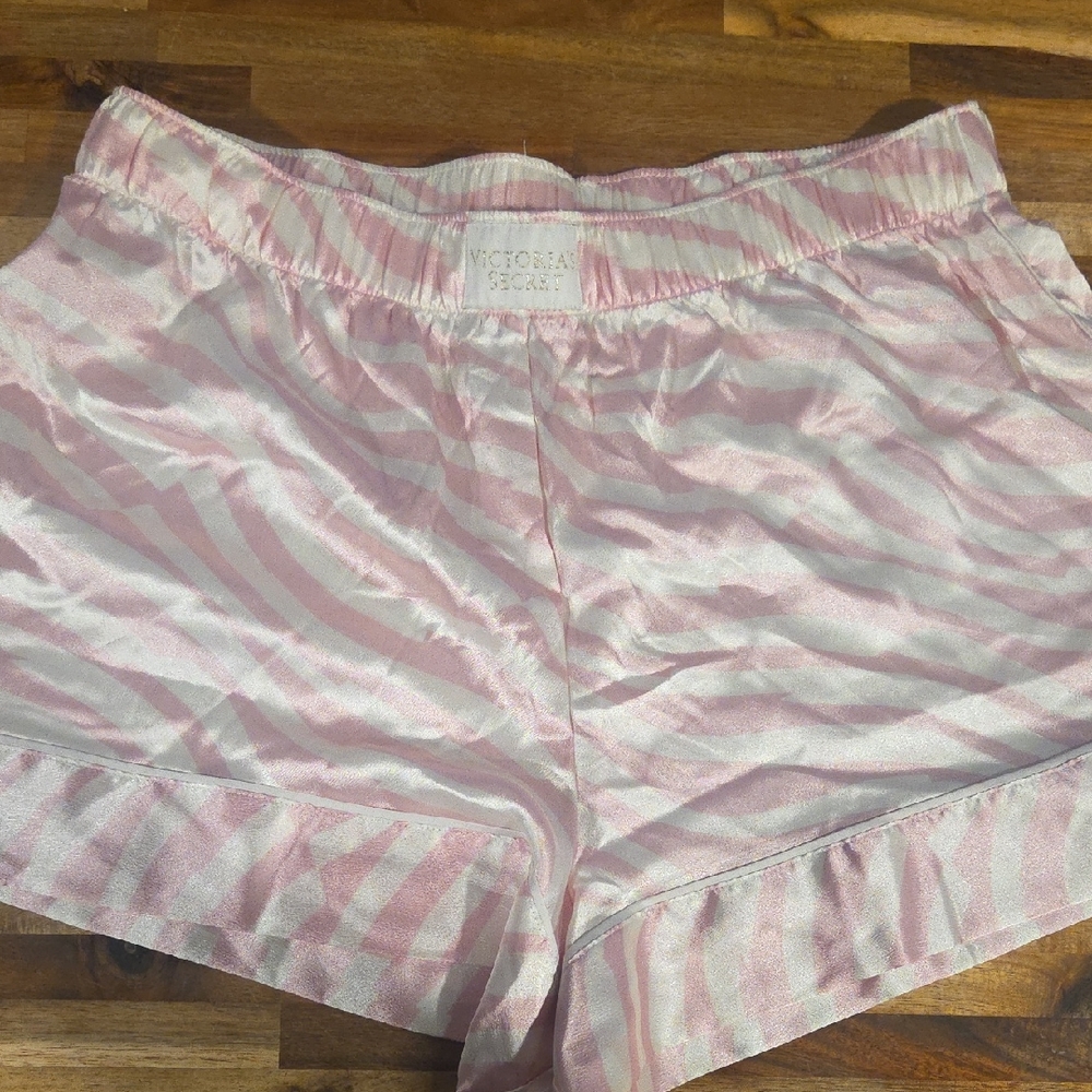 Victoria's Secret Light Pink Zebra Pajama Shorts Size M Nwt